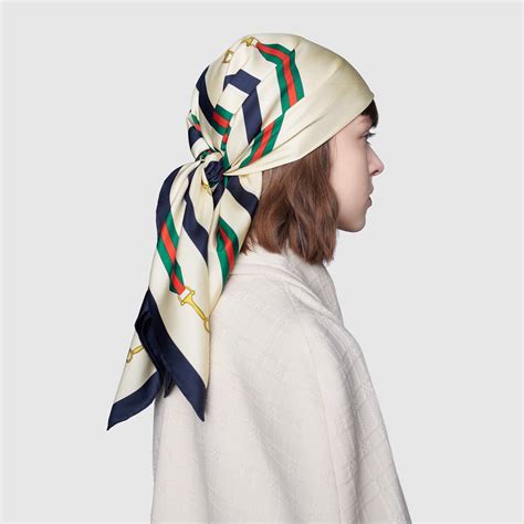 foulard piccolo gucci trovaprezzi|Foulard in seta con Morsetto GG in avorio .